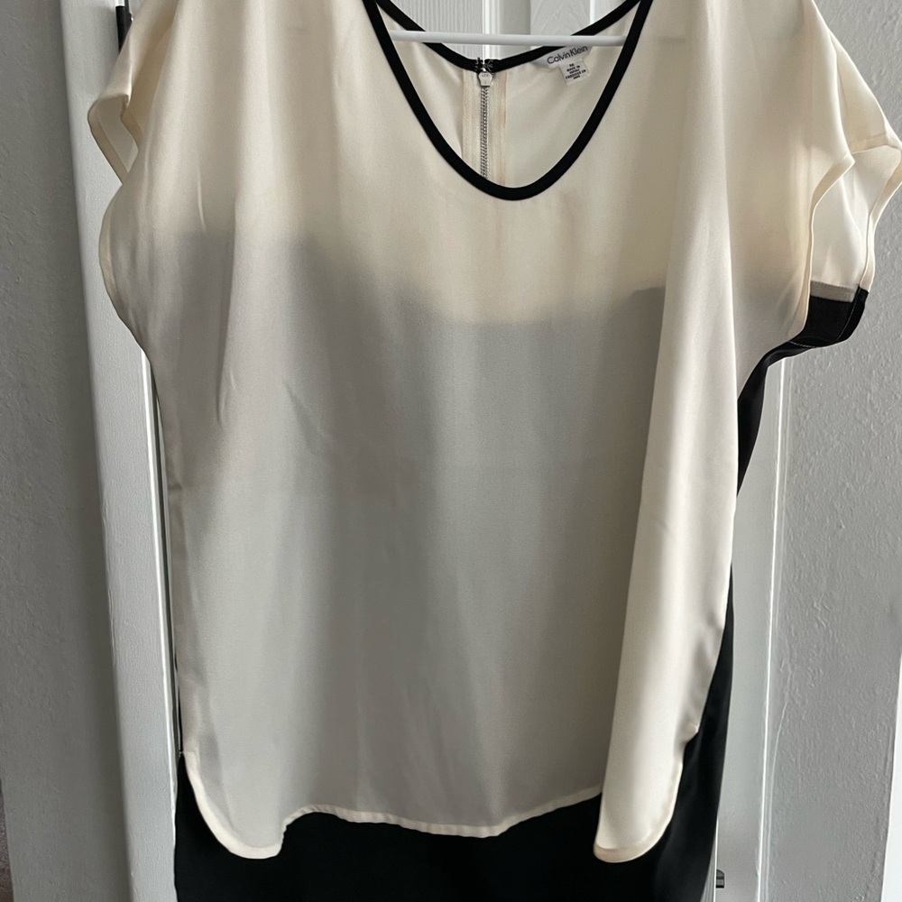 Calvin Klein Cream and Black Asymmetrical Cap Sleeve Blouse